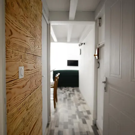 L'appartement D'alexandre, *