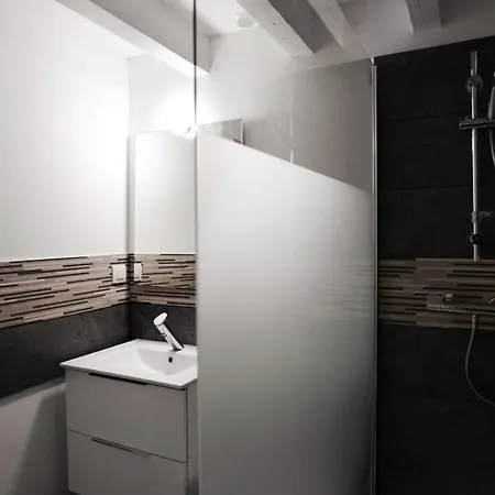 L'appartement D'alexandre, Каркассон